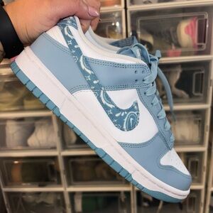 Wmns Dunk Low 'Blue Paisley'. Gently worn. Size 8.